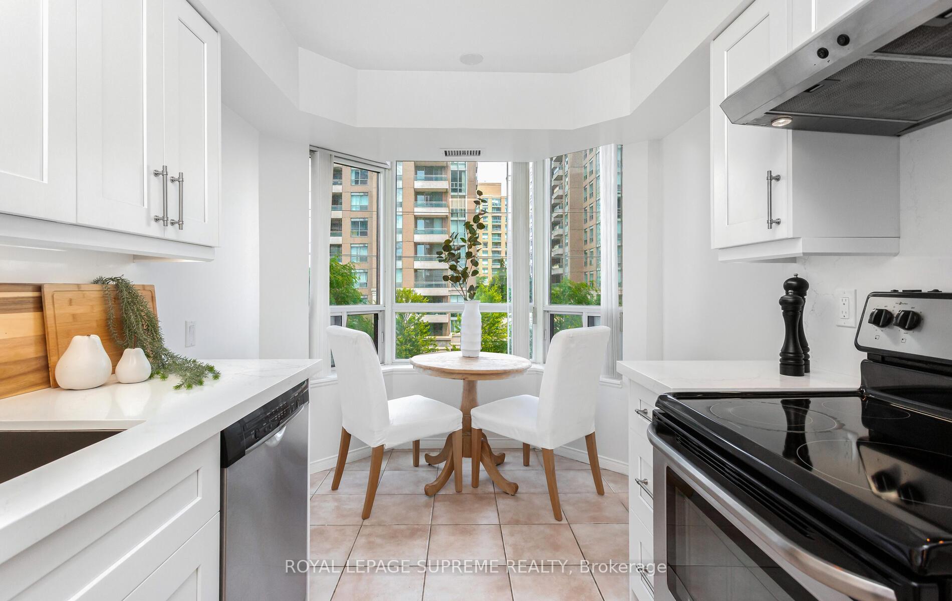 2 Bedrooms Condo at 35 Finch, Toronto For sale