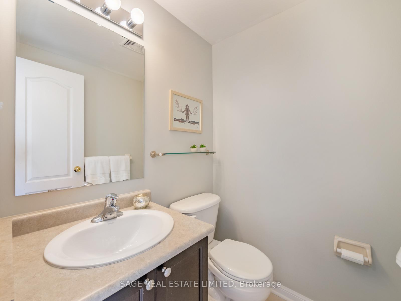 2 Bedrooms Condo at 78 Carr, Toronto For sale