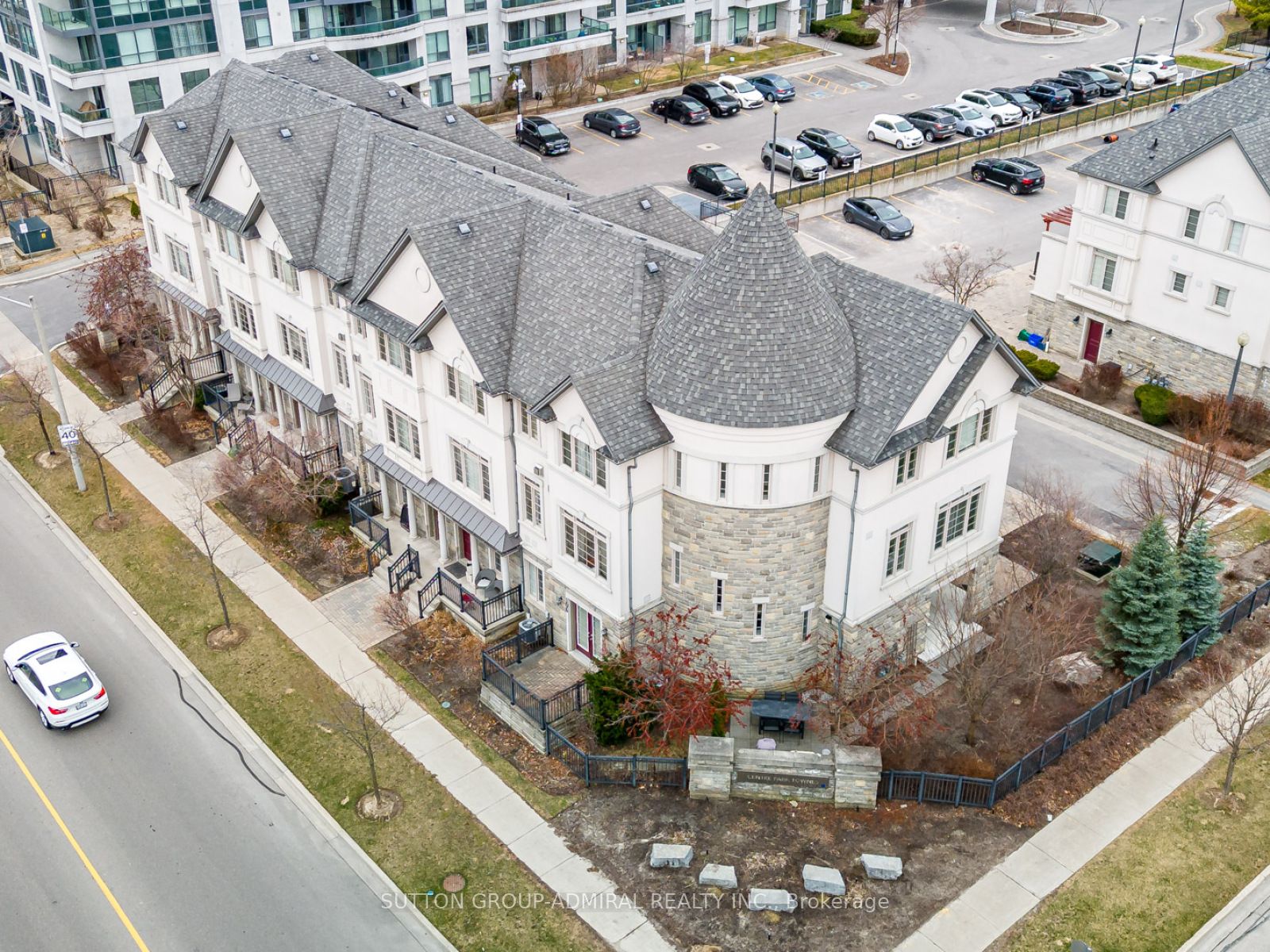 106 Disera Drive, Vaughan, ON L4J 9E9