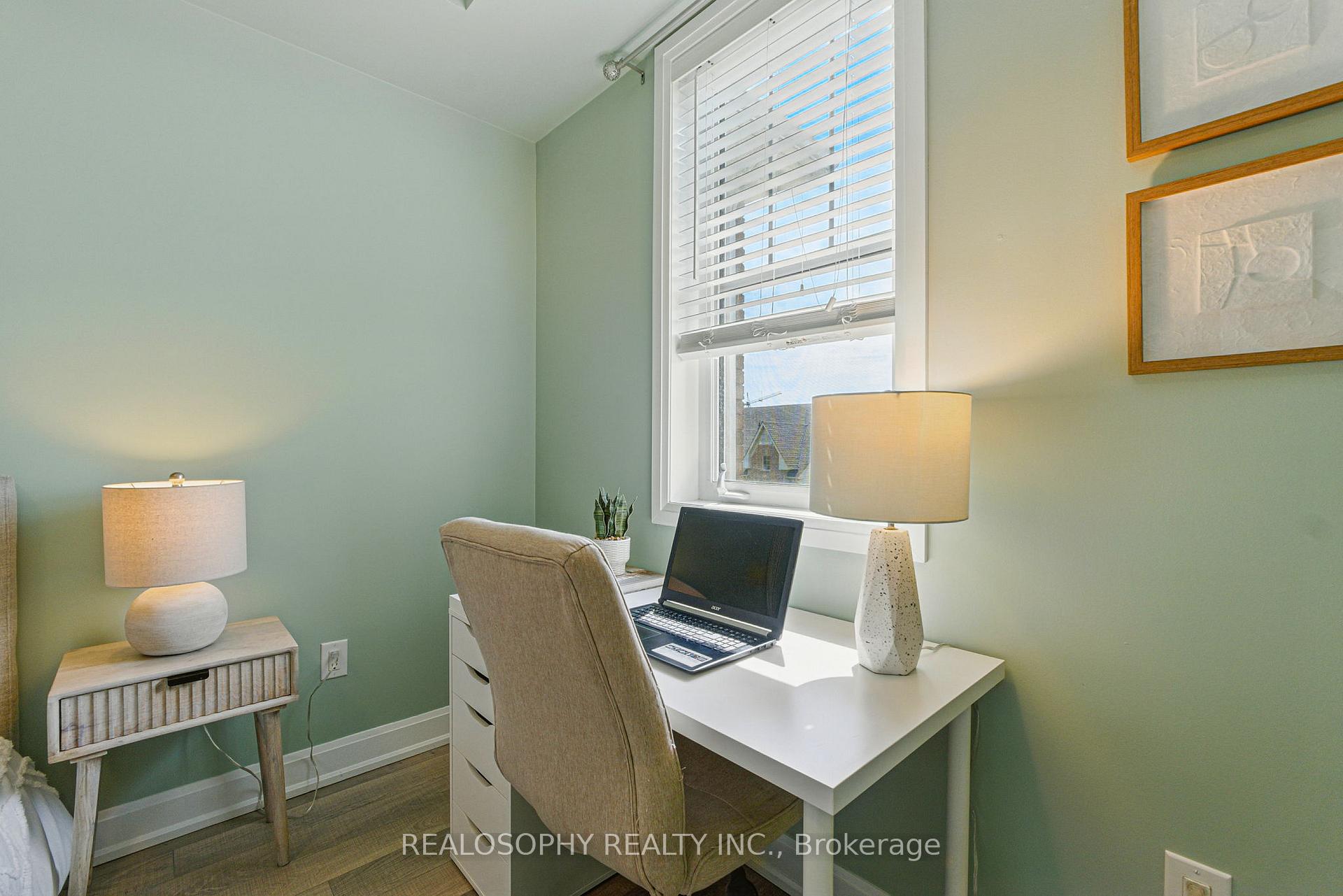 2 Bedrooms Condo at 2333 Sawgrass, Oakville For sale