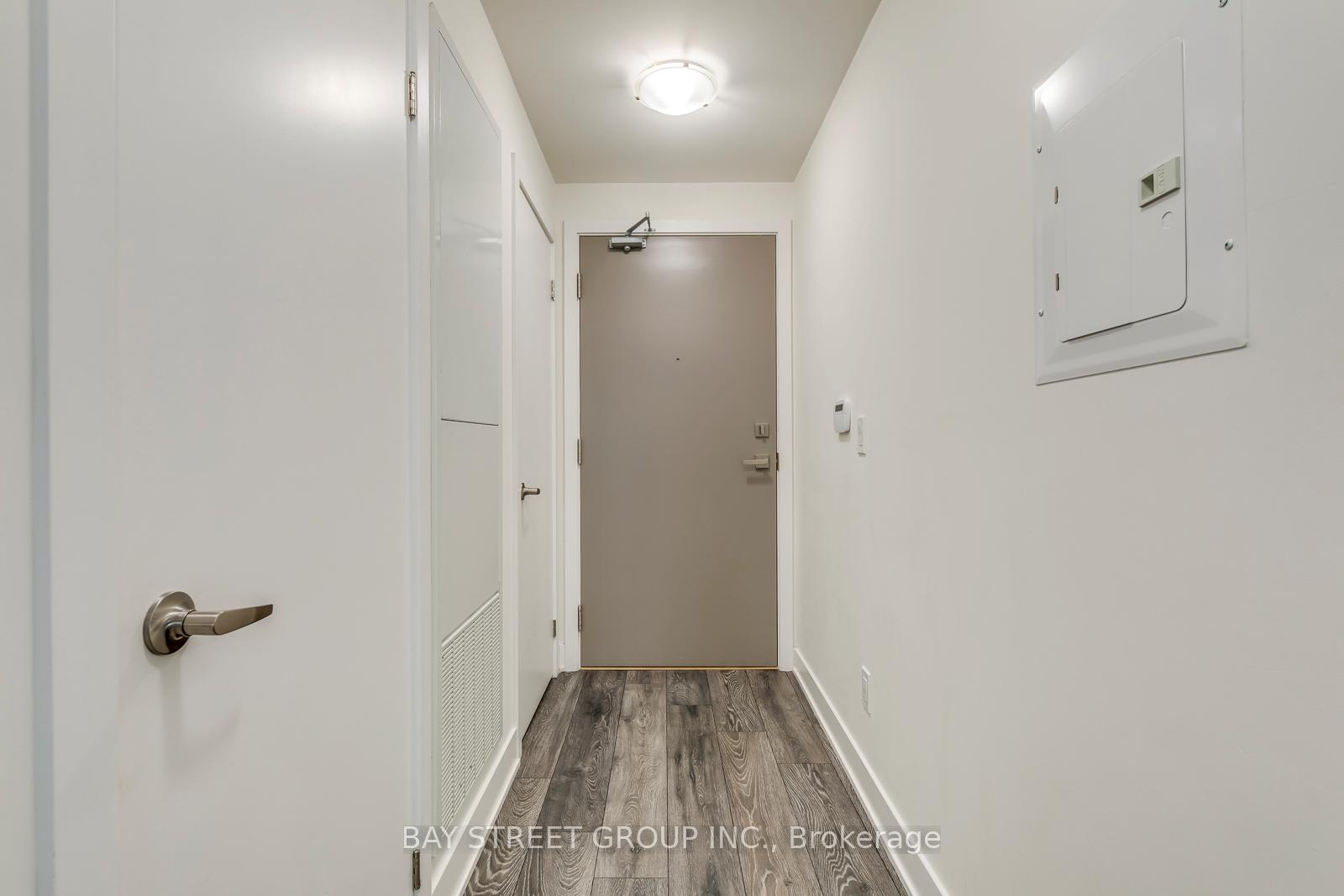 2 Bedrooms Condo at 188 Fairview Mall, Toronto For sale