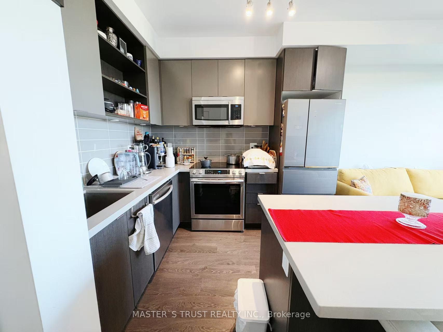 2 Bedrooms Condo at 4699 Glen Erin, Mississauga For sale