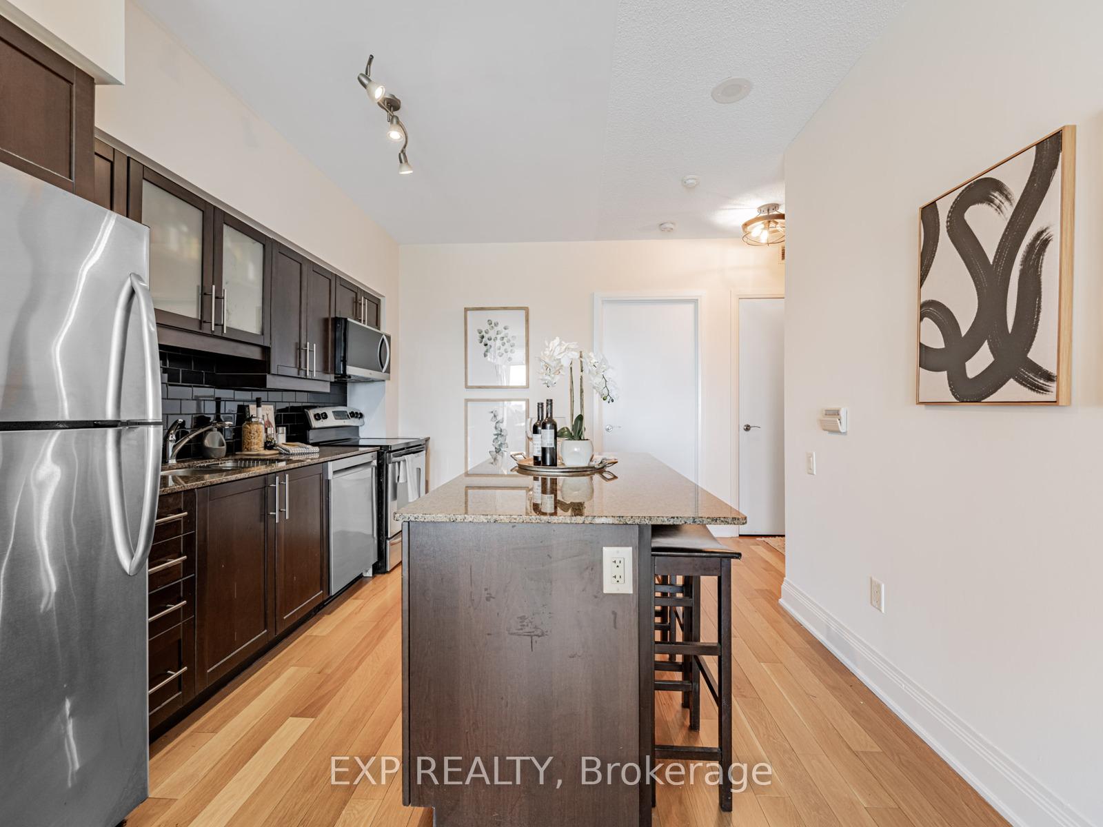 2 Bedrooms Condo at 2191 Yonge, Toronto For sale