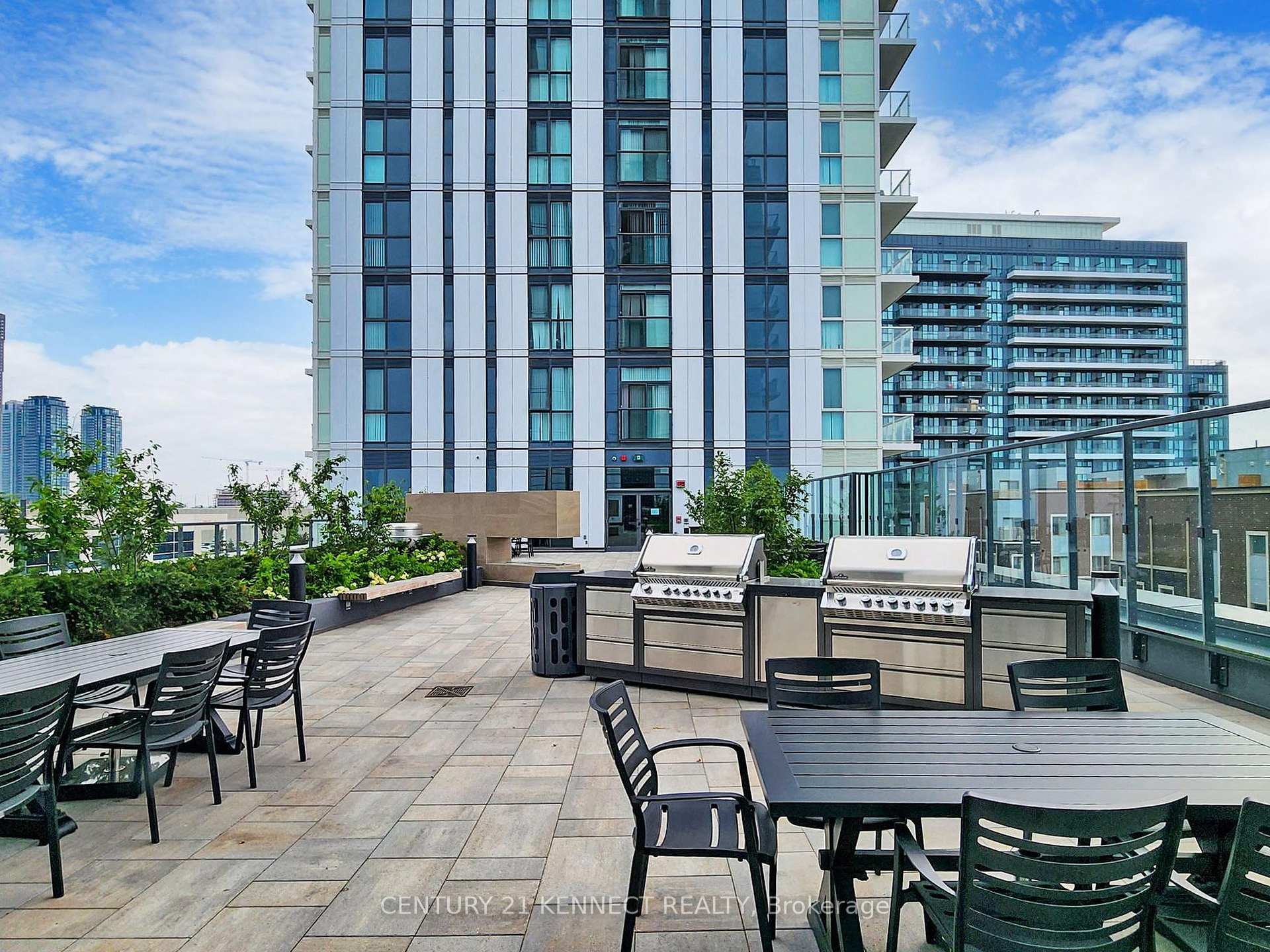 1 Bedroom Condo at 10 Honeycrispy, Vaughan For sale