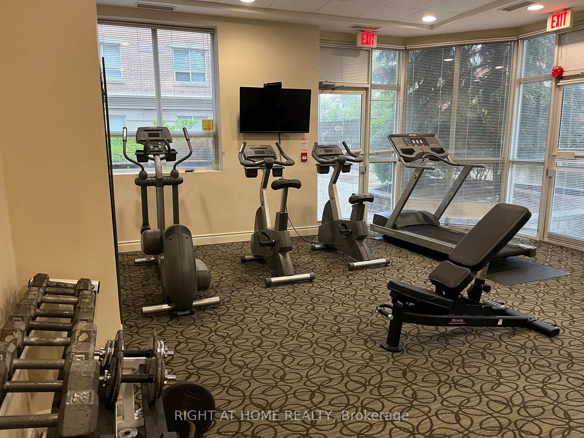 1 Bedroom Condo at 3130 Yonge, Toronto For sale
