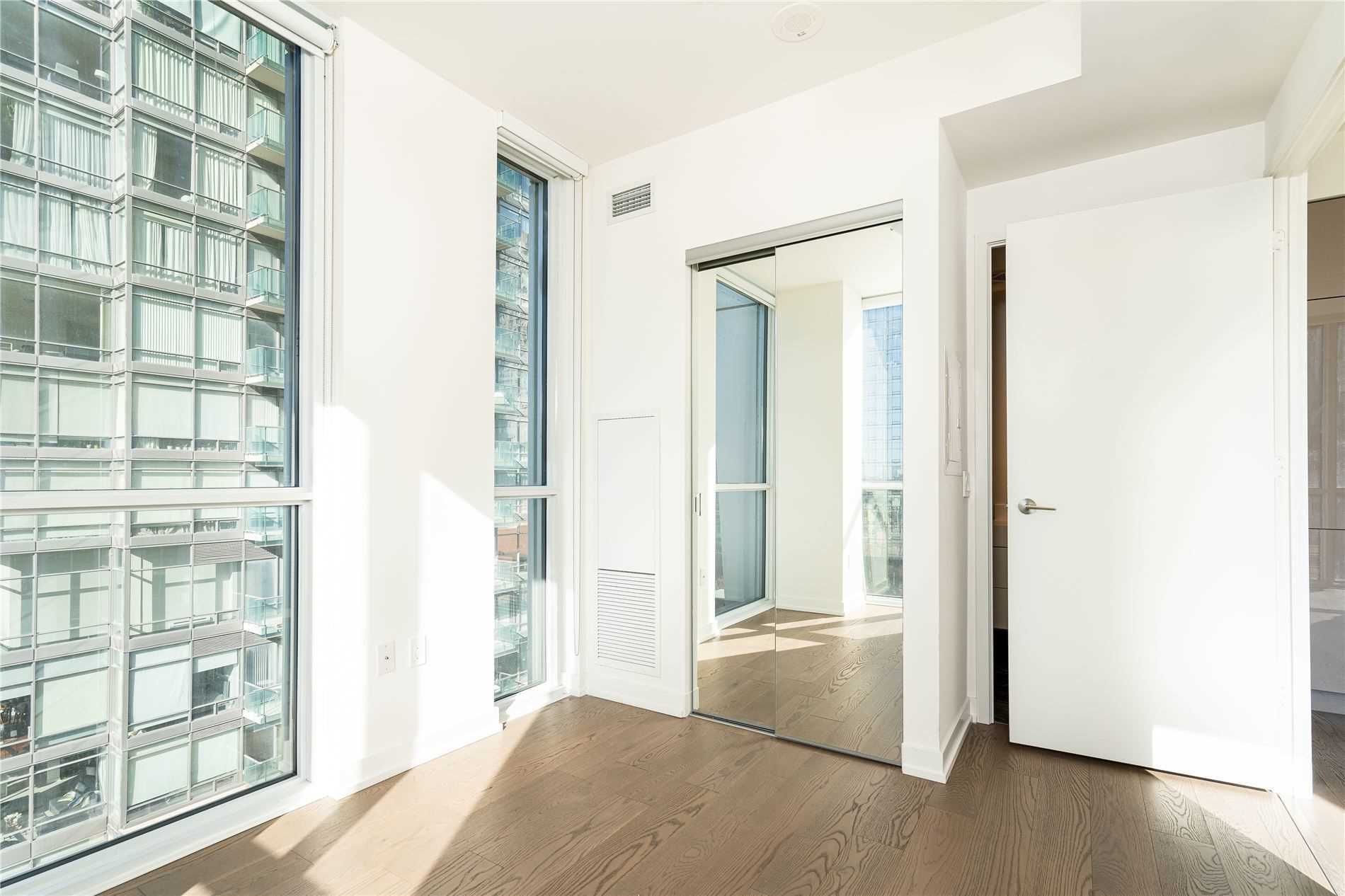 1 Yorkville Avenue 705