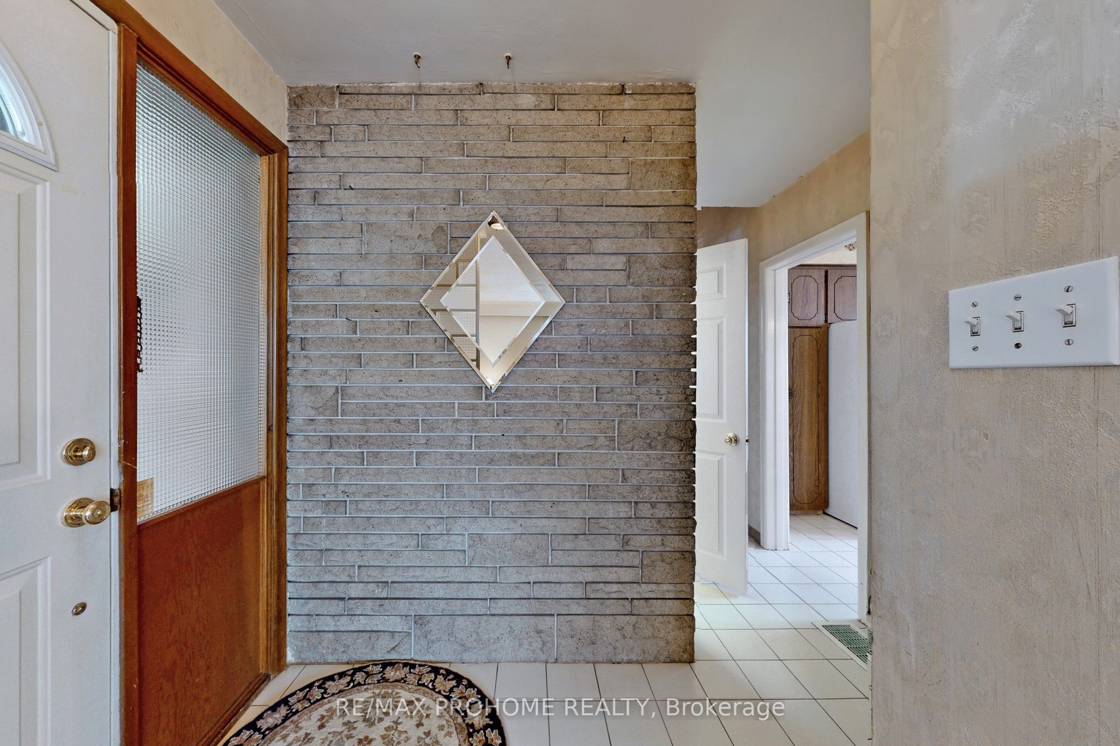 17 Oakworth Crescent, Toronto, ON M1K 3T7