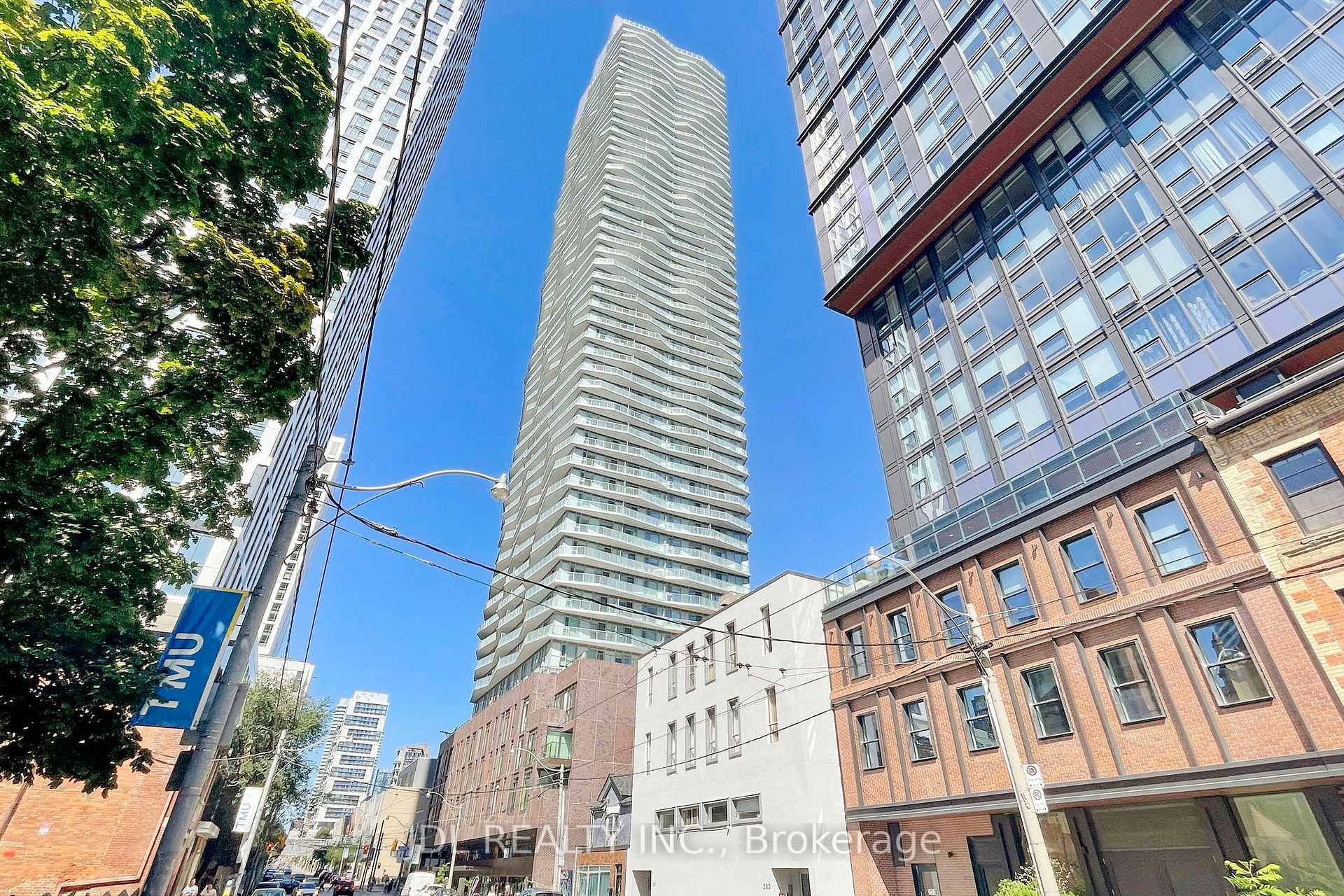 2 Bedrooms Condo at 100 Dalhousie, Toronto For sale