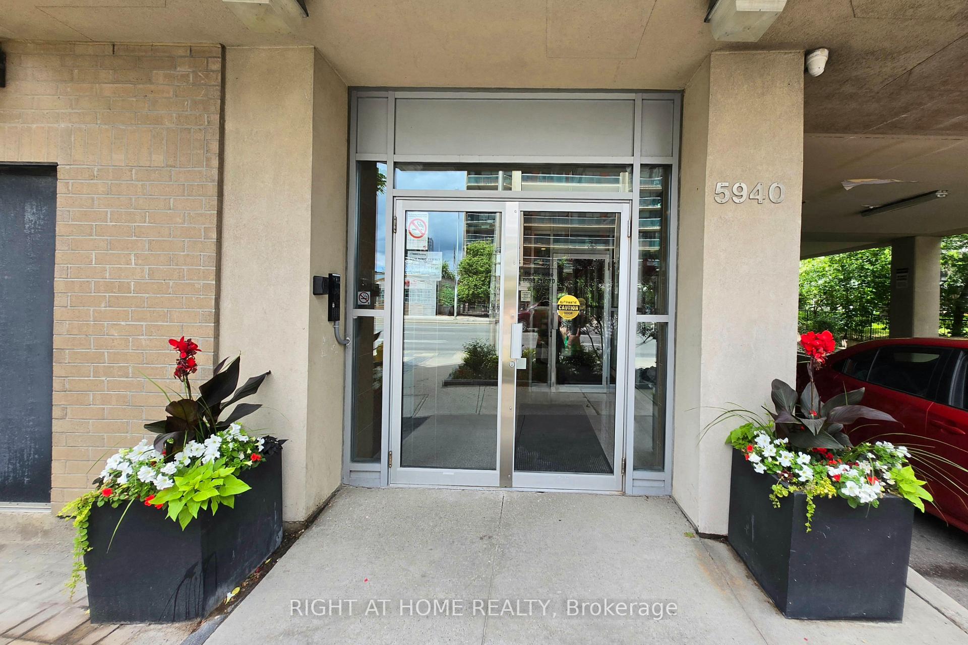 2 Bedrooms Condo at 5940 Yonge, Toronto For sale