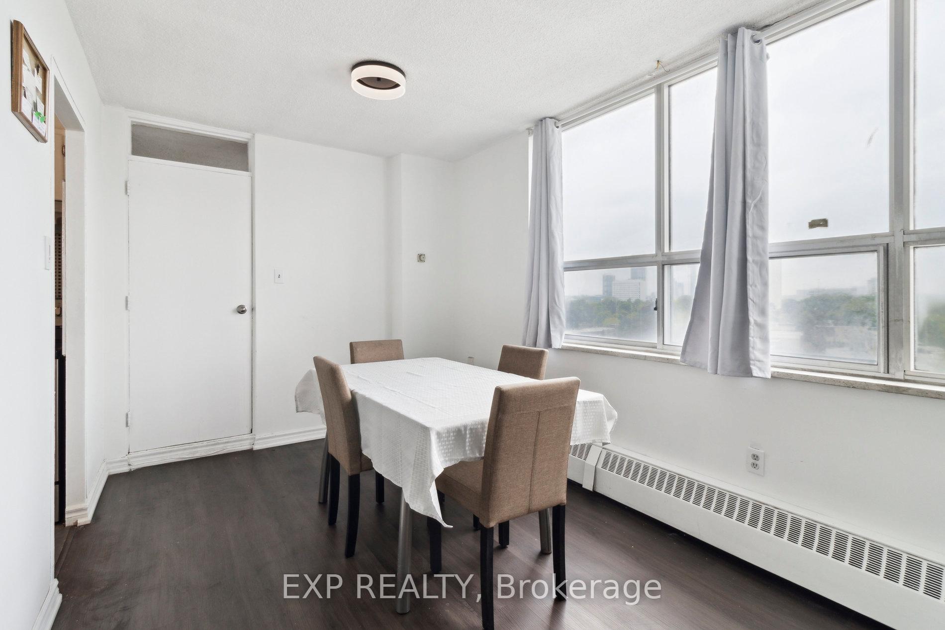 3 Bedrooms Condo at 5 Parkway Forest, Toronto For sale