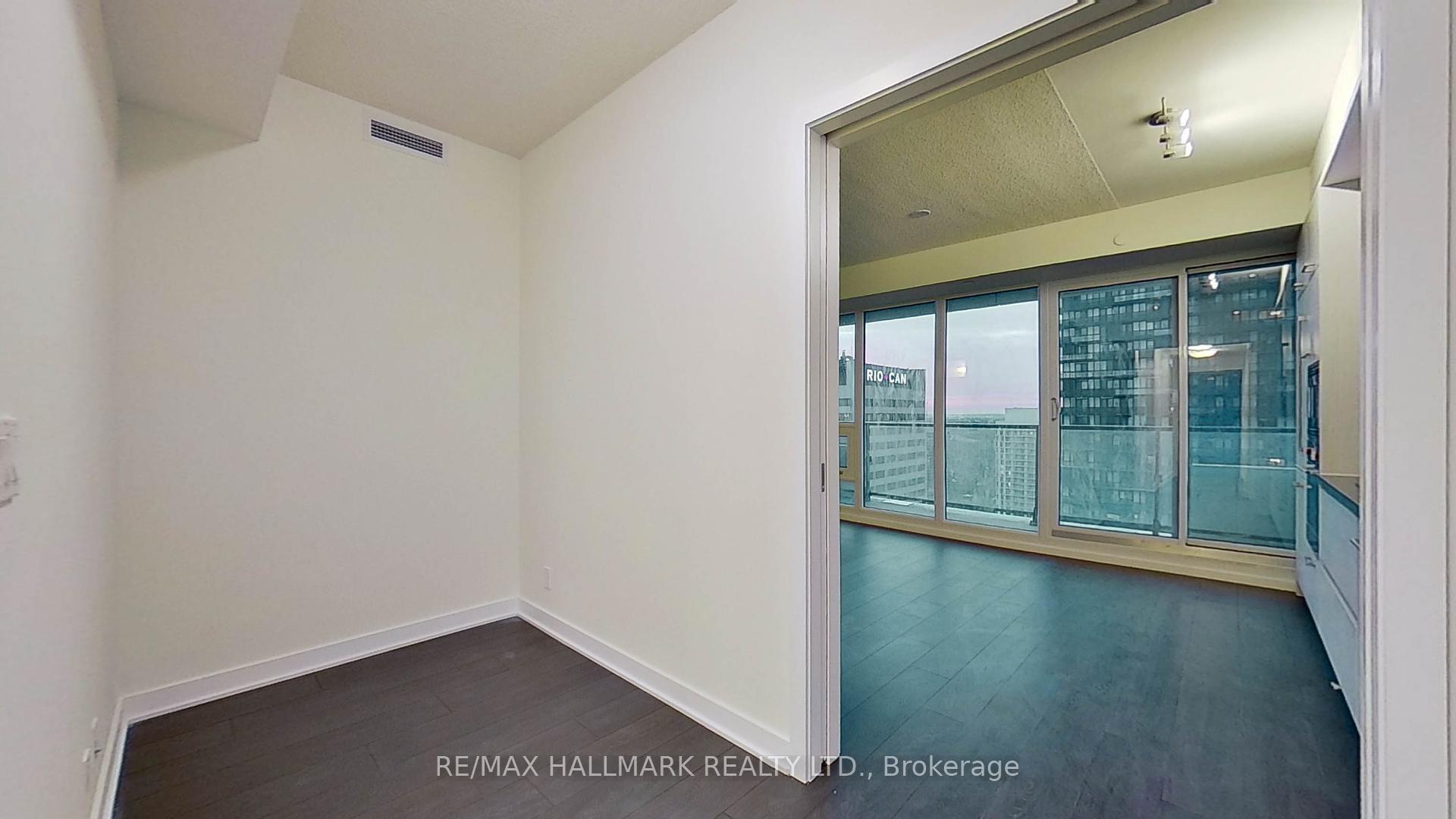 2 Bedrooms Condo at 2221 Yonge,  Toronto For sale