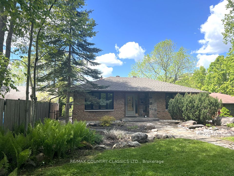 90 Village Street, Hastings Highlands, ON K0L 1C0