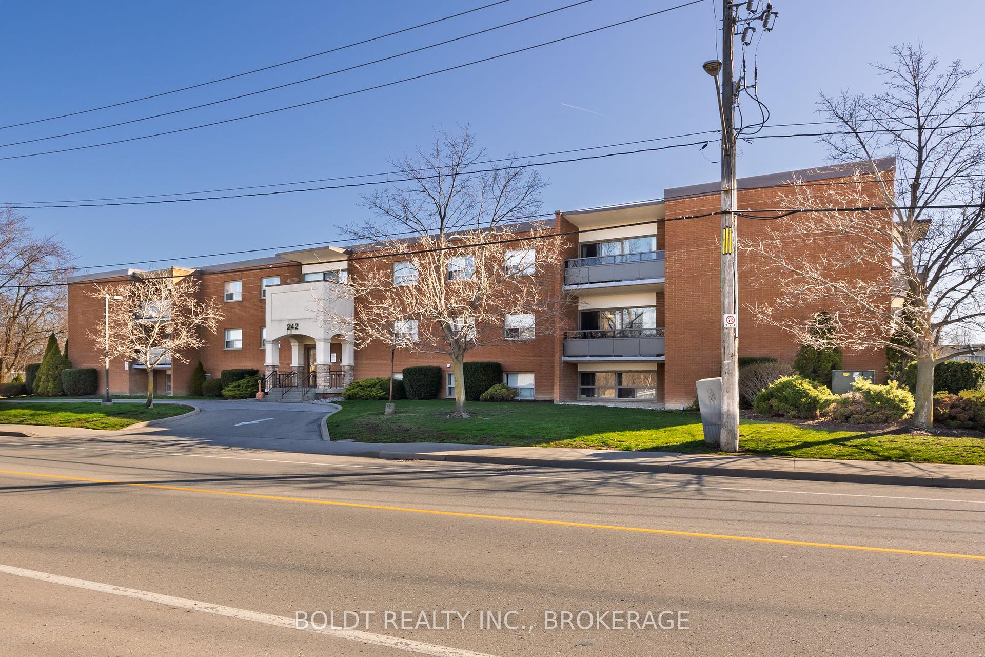 #201 - 242 Oakdale Avenue, St. Catharines, ON L2P 3K5 #201