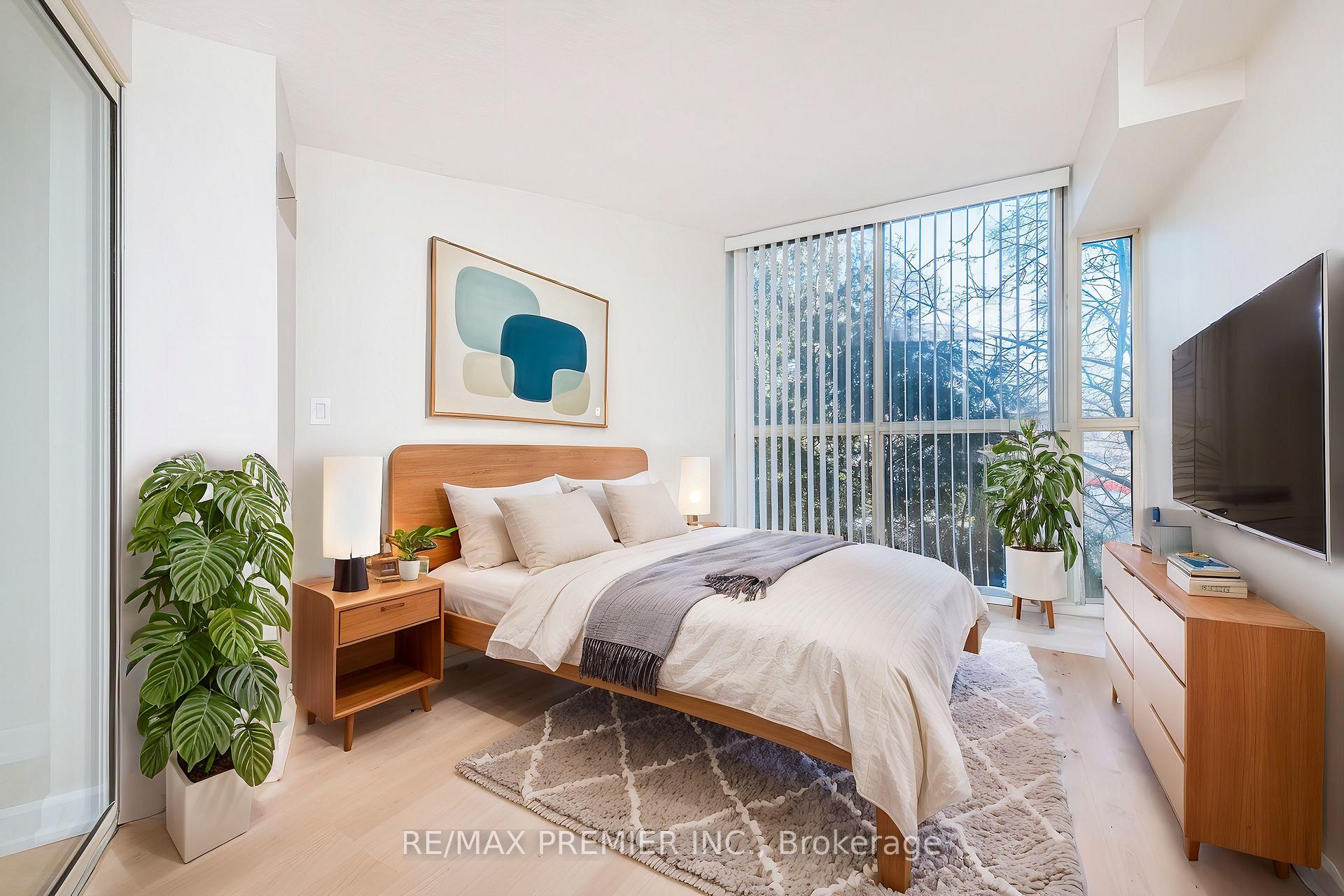 2 Bedrooms Condo at 20 Southport,  Toronto For sale