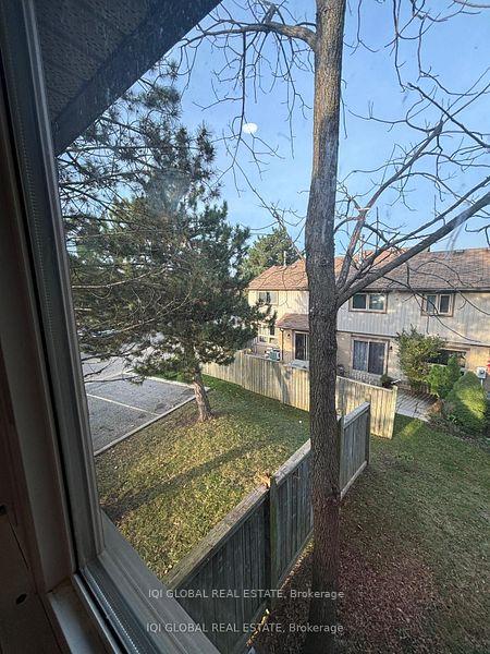 3 Bedrooms Condo at 3500 South Mills, Mississauga For sale