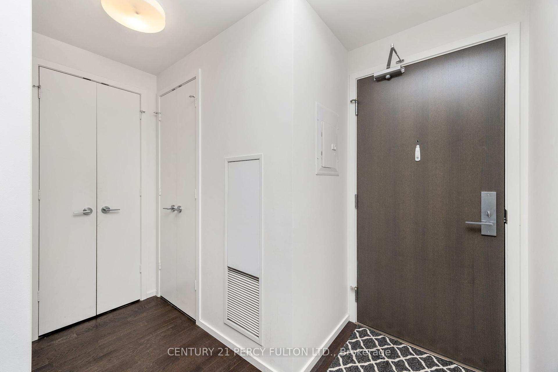 2 Bedrooms Condo at 101 Charles, Toronto For sale