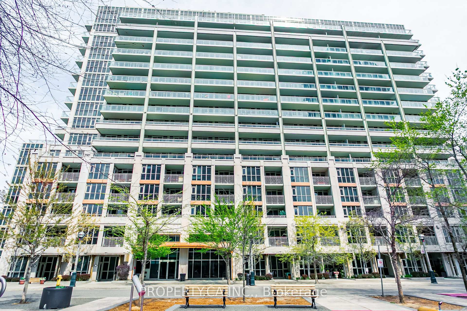 2 Bedrooms Condo at 35 Bastion, Toronto For sale