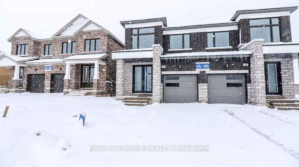 18 Periwinkle Road, Springwater, ON L9X 2E2