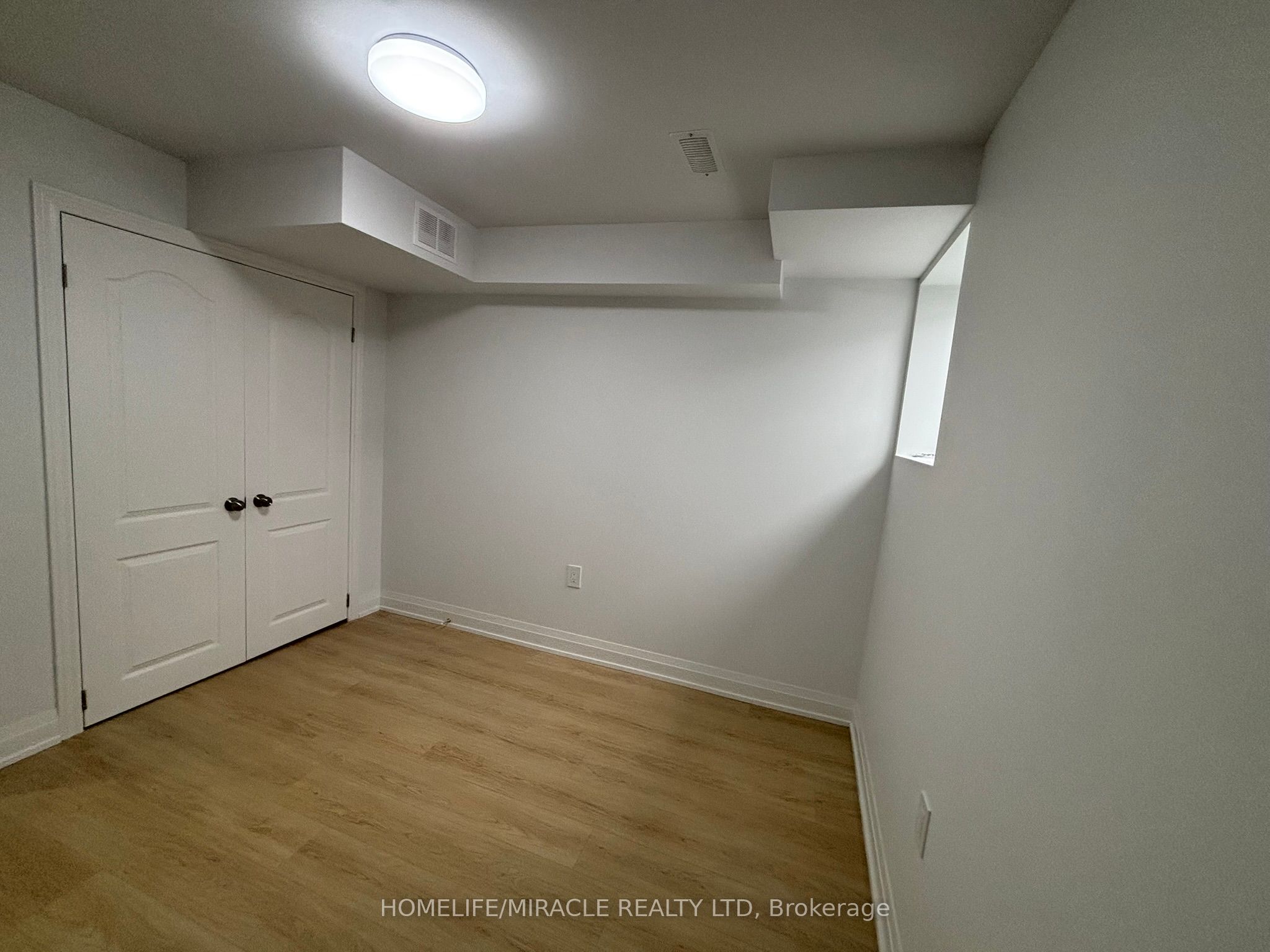 12 Rosewell Crescent