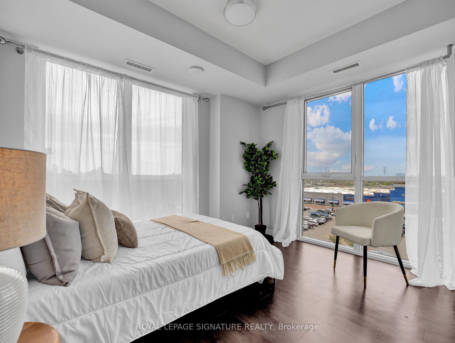 2 Bedrooms Condo at 2081 Fairview, Burlington For sale