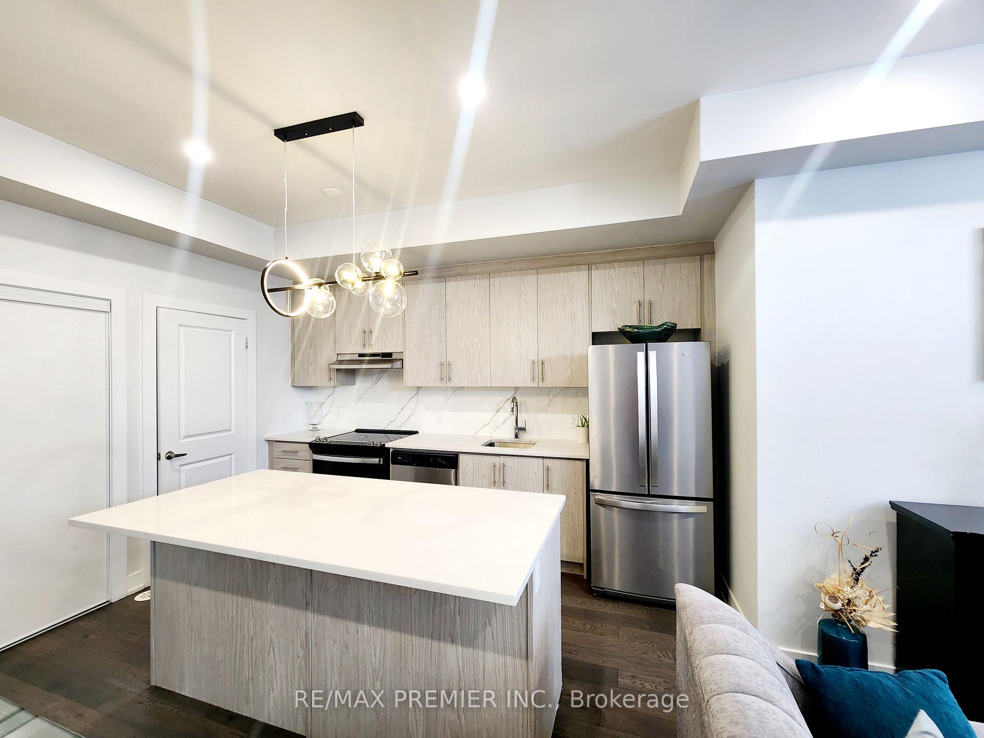 3 Bedrooms Condo at 9560 ISLINGTON,  Vaughan For sale