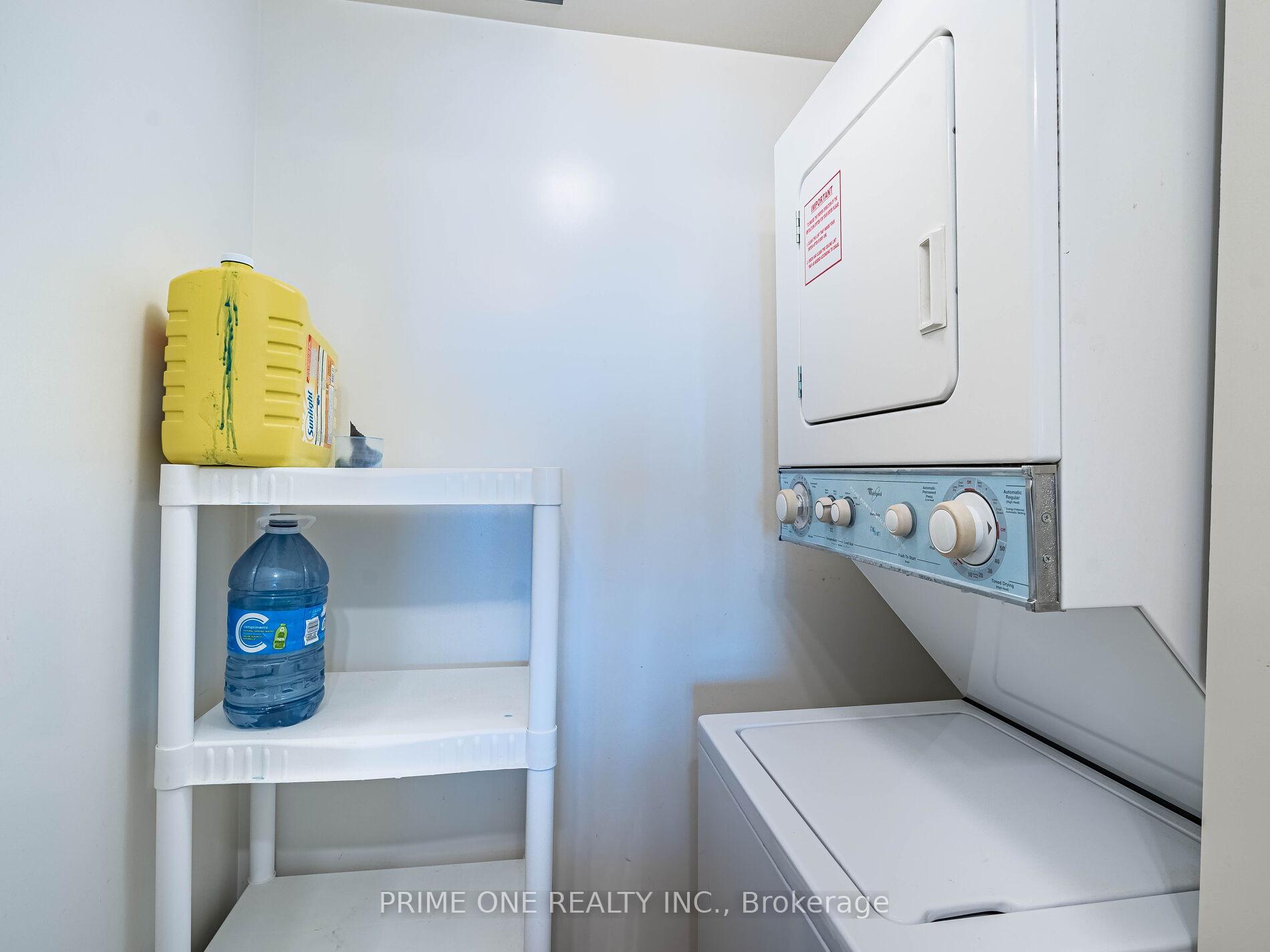 2 Bedrooms Condo at 88 Grangeway, Toronto For sale