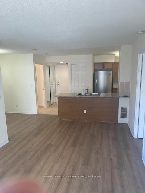 3 Bedrooms Condo at 5940 Yonge,  Toronto For sale
