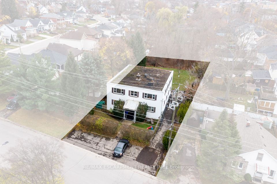 13 McMaster Avenue, Welland, ON L3B 3S6