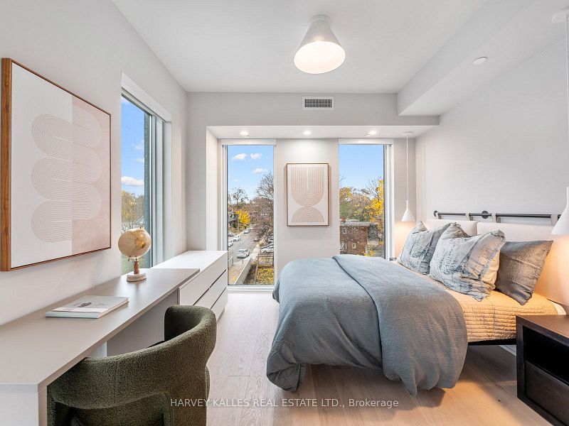 8 Manor Road W 410