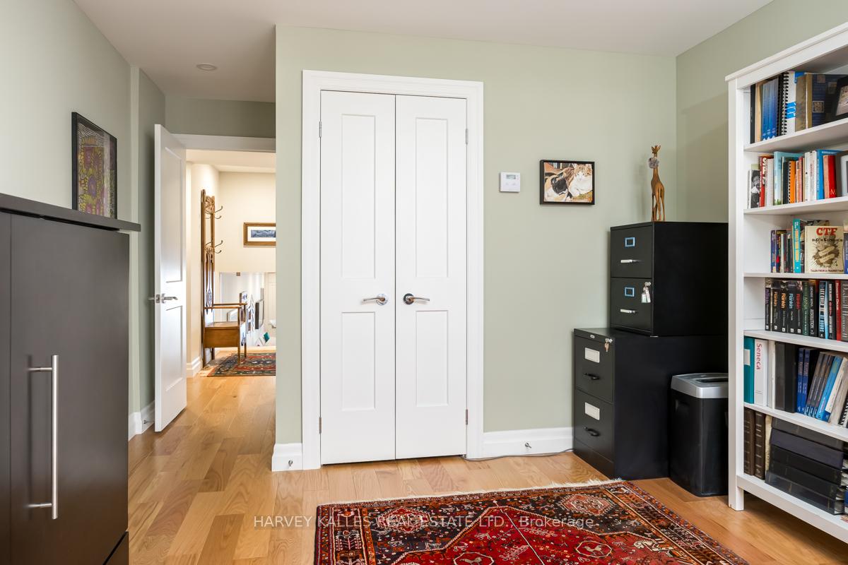 3 Bedrooms Condo at 33 Harbour, Toronto For sale