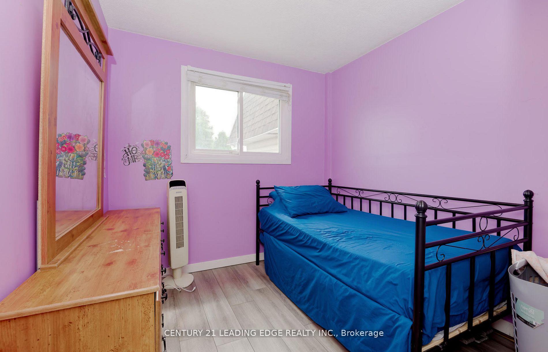 3 Bedrooms Condo at 11 Harrisford, Hamilton For sale