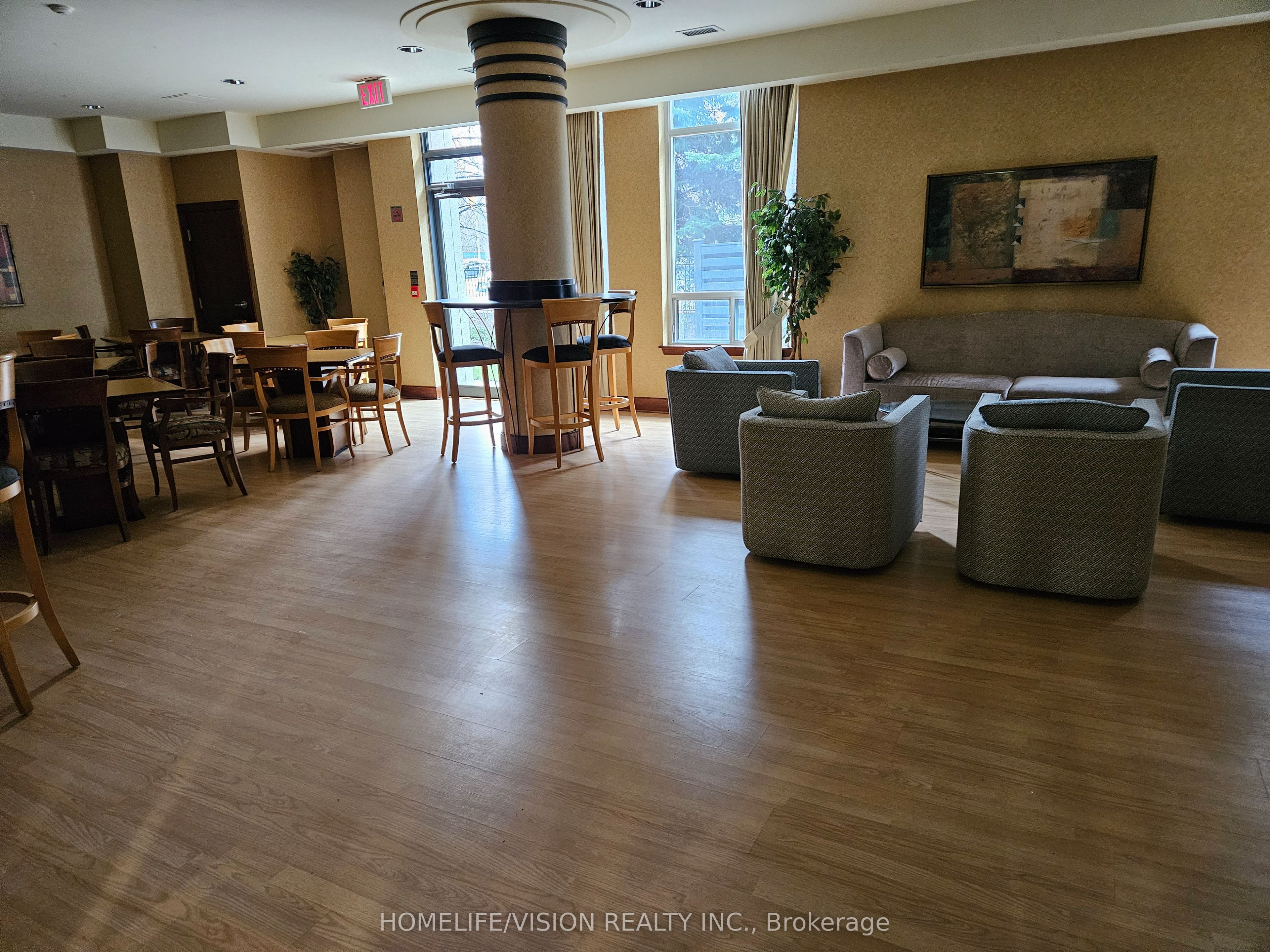 35 Finch Avenue E, #703