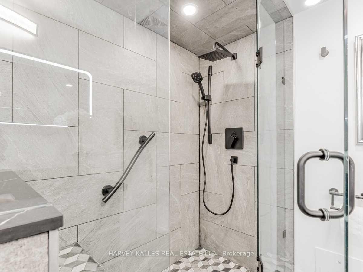 3 Bedrooms Condo at 5785 Yonge,  Toronto For sale