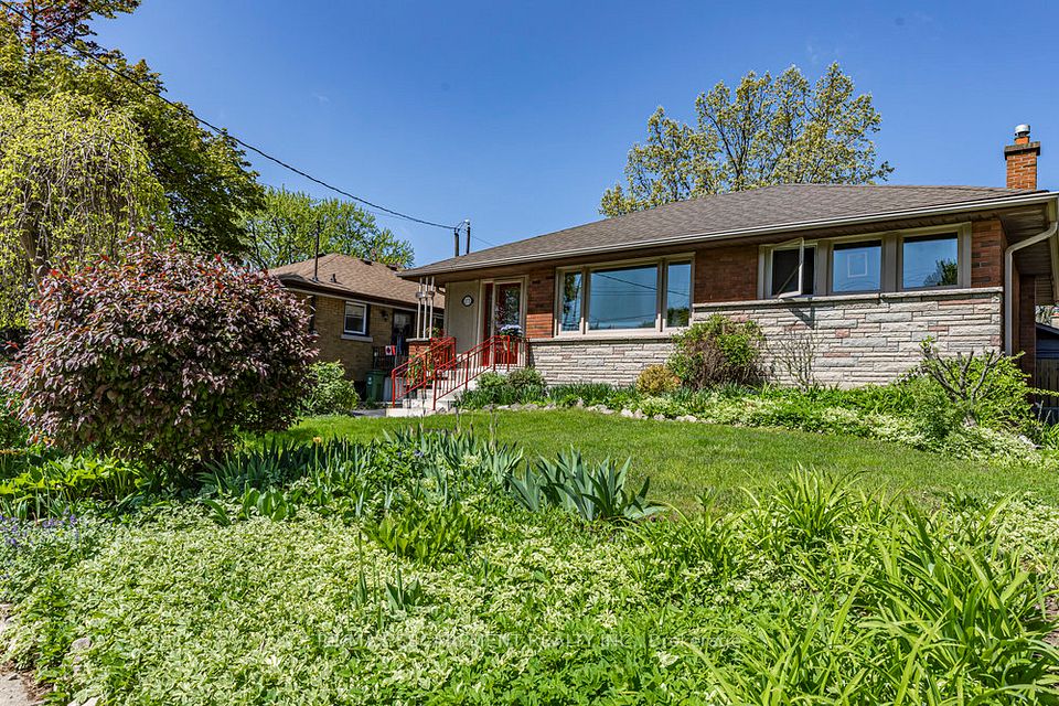 272 Upper Paradise Road, Hamilton, ON L9C 5C2