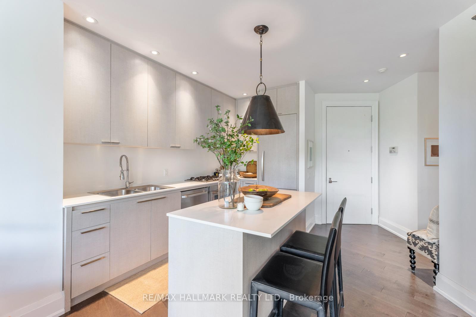 1 Bedroom Condo at 88 Davenport, Toronto For sale