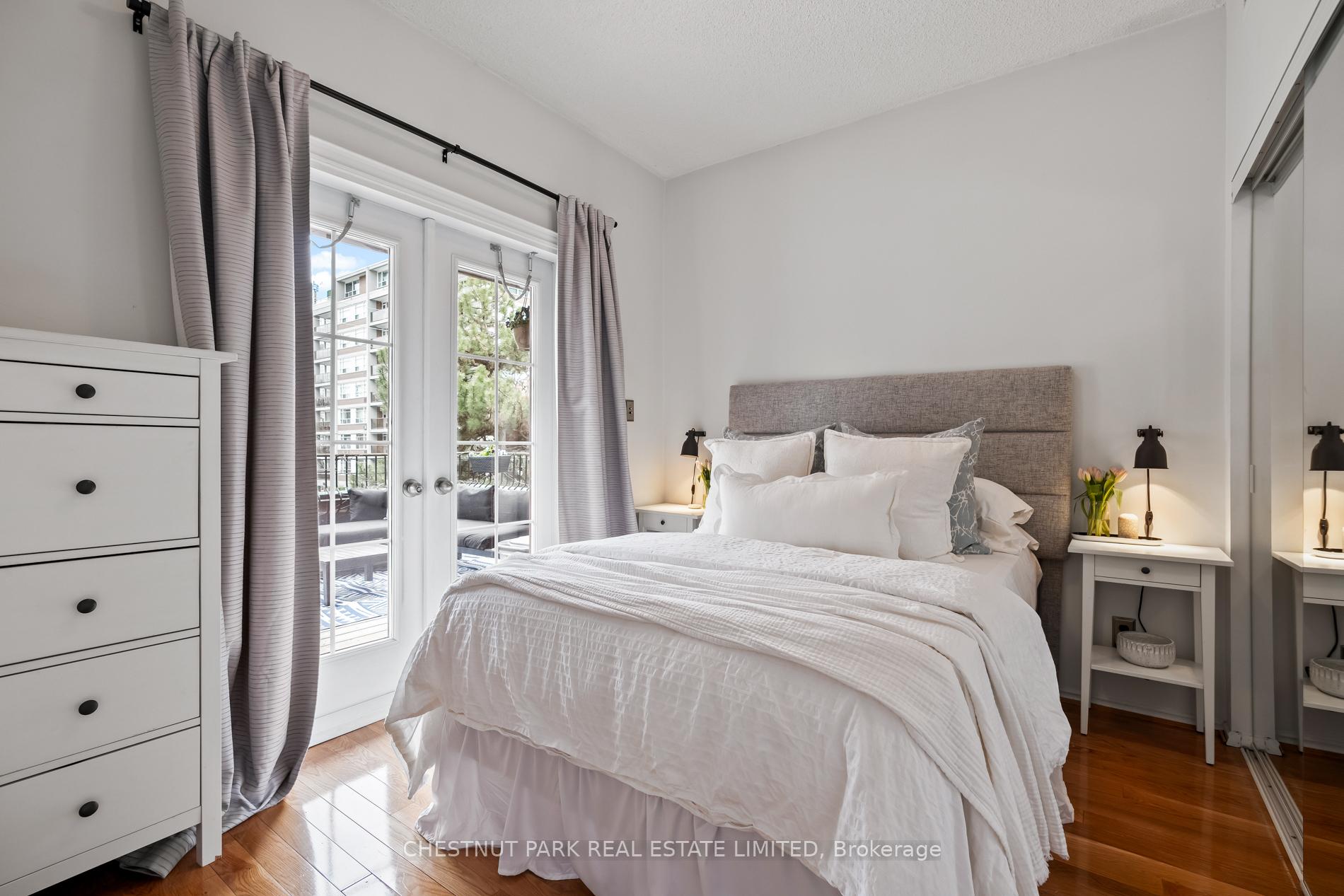 1 Bedroom Condo at 212 St. George,  Toronto For sale