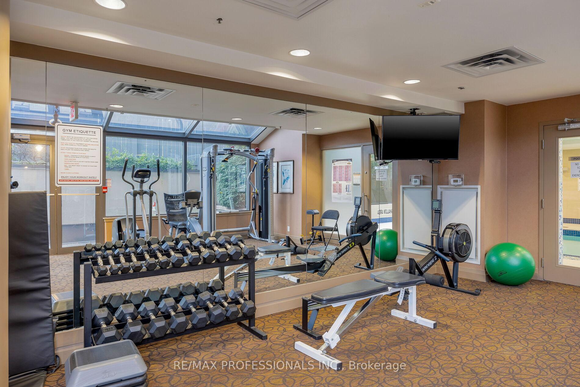 3 Bedrooms Condo at 9 Burnhamthorpe, Toronto For sale