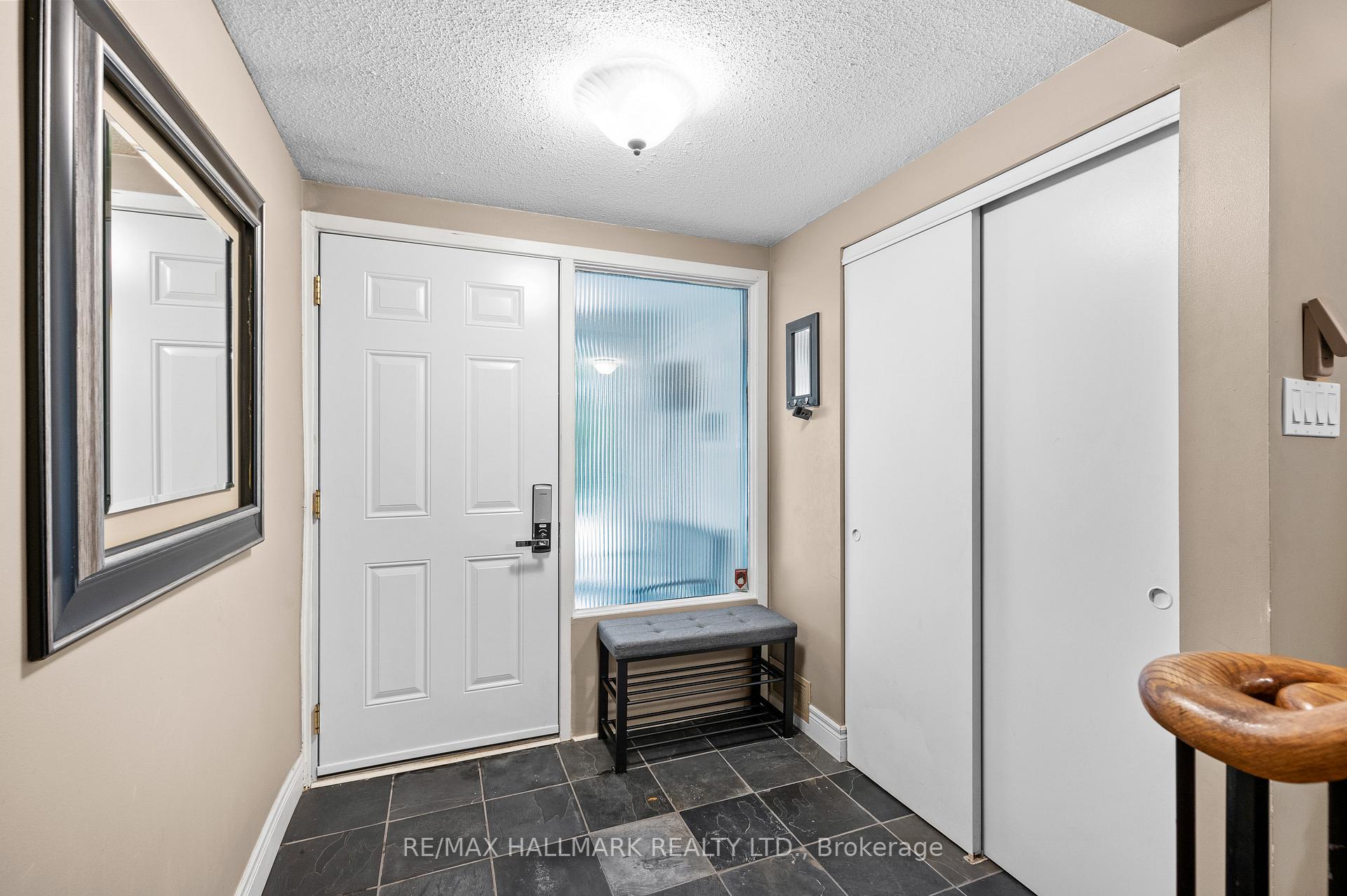 3 Bedrooms Condo at 6679 Shelter Bay,  Mississauga For sale
