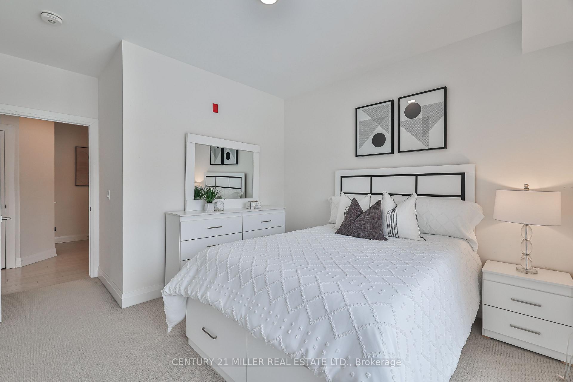 2 Bedrooms Condo at 4040 Upper Middle, Burlington For sale