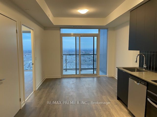 10 Abeja Street, #2212
