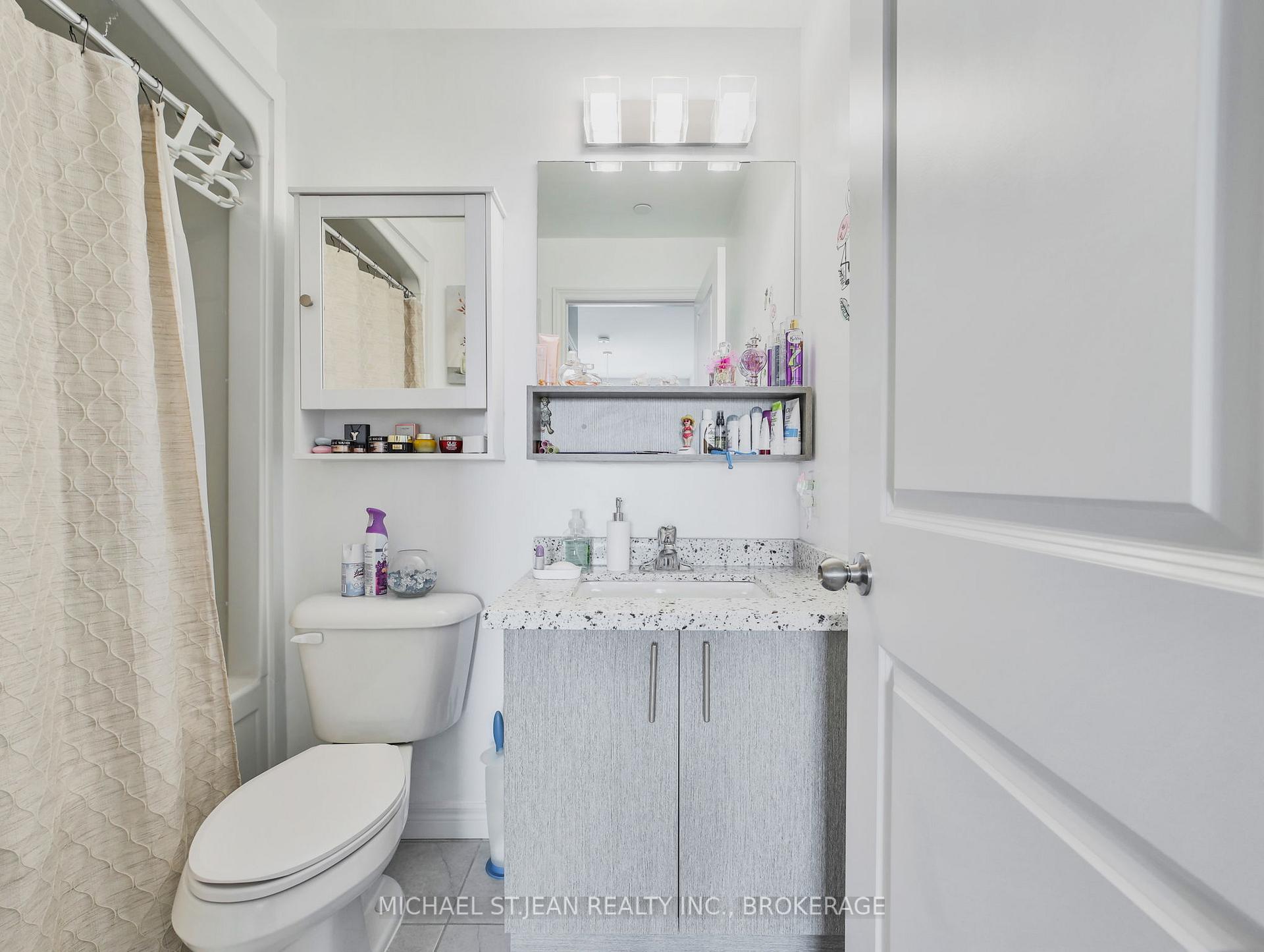 2 Bedrooms Condo at 2750 King,  Hamilton For sale