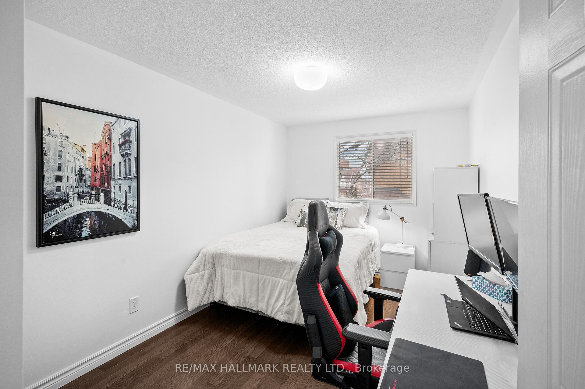 3 Bedrooms Condo at 5950 Glen Erin,  Mississauga For sale