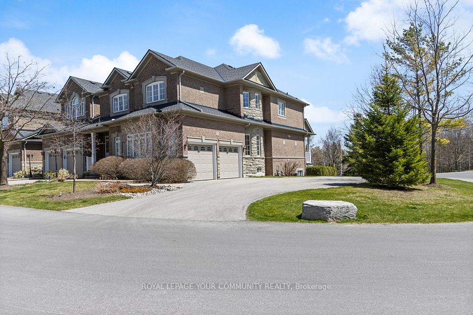 2 Stonecliffe Crescent, Aurora, ON L4G 7Z7