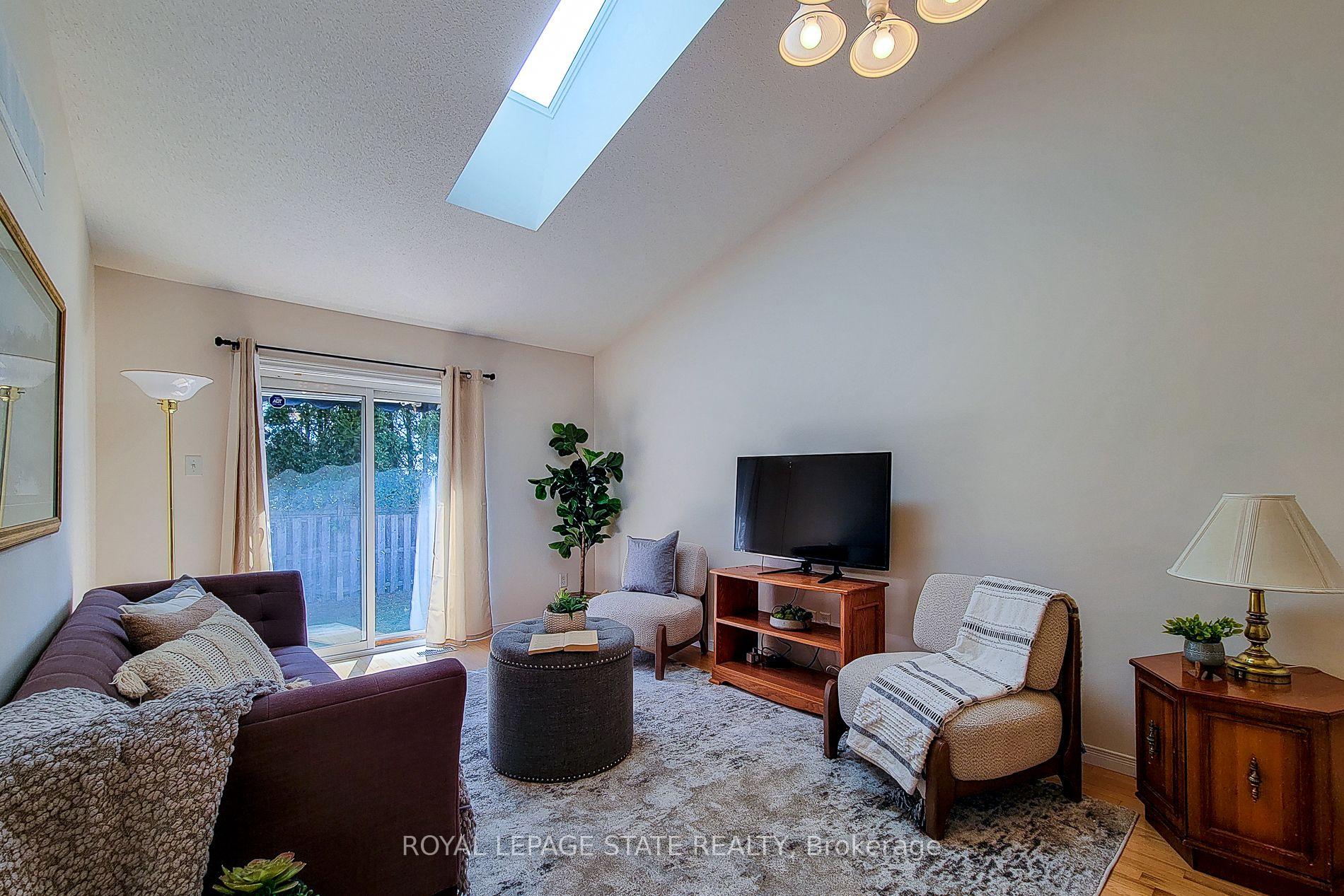 2 Bedrooms Condo at 751 Rymal, Hamilton For sale