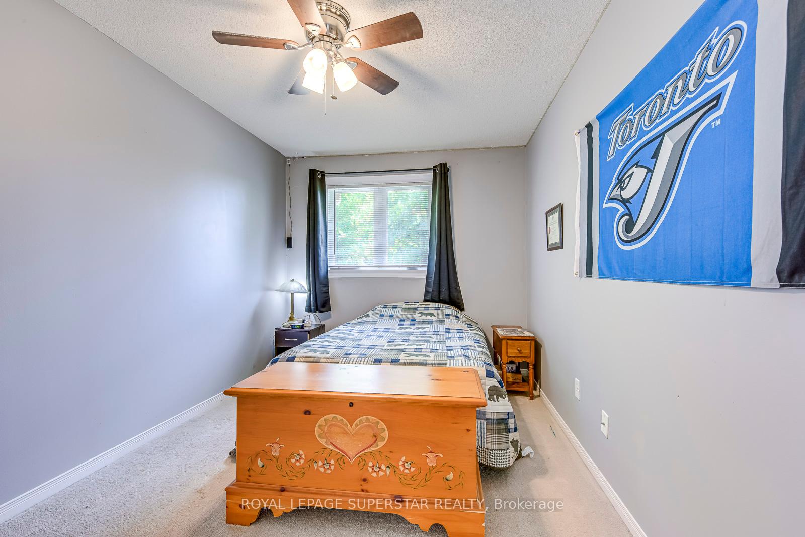 3 Bedrooms Condo at 1809 Upper Wentworth, Hamilton For sale