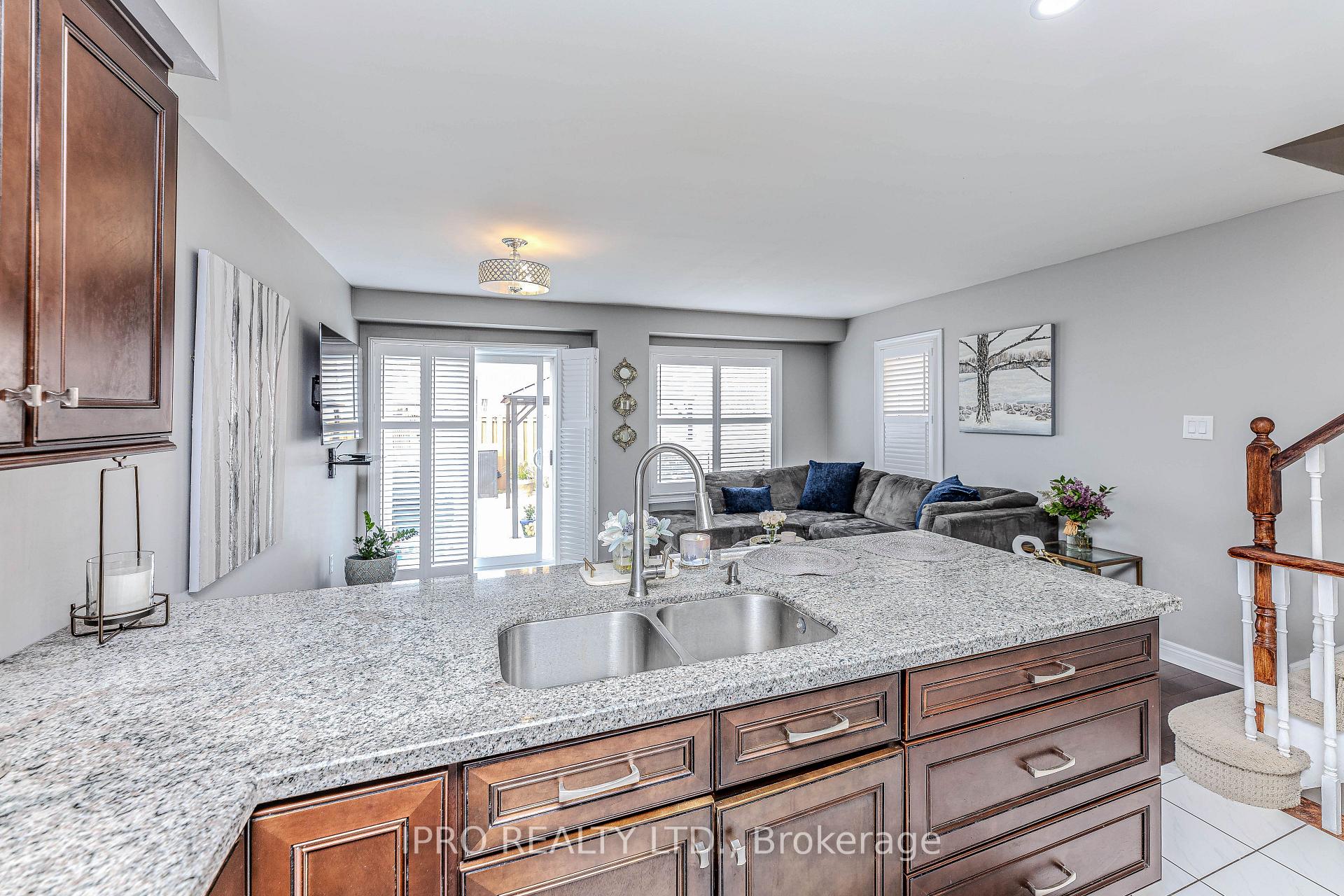 3 Bedrooms Condo at 78 Tania, Vaughan For sale