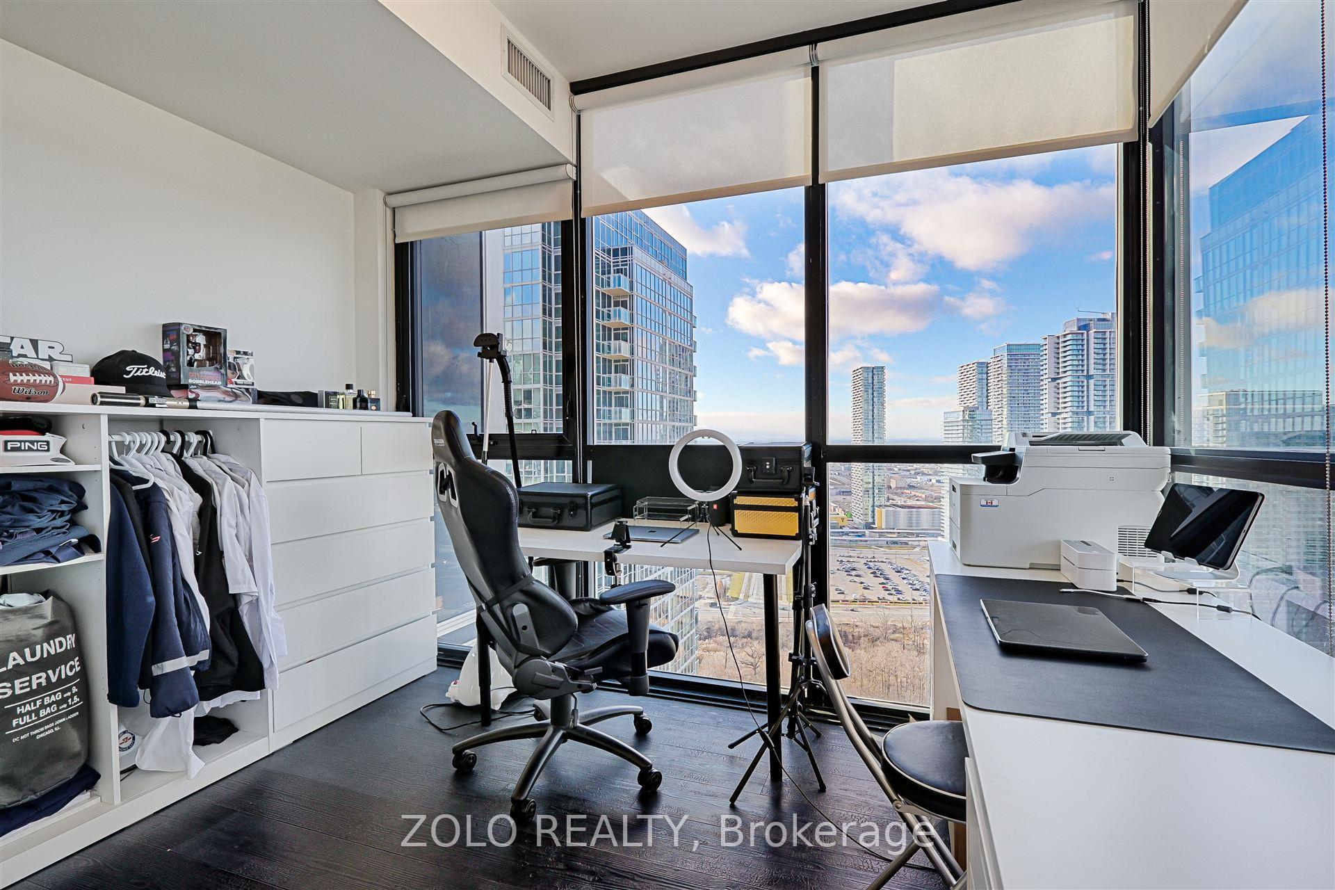 2 Bedrooms Condo at 2908 highway 7,  Vaughan For sale