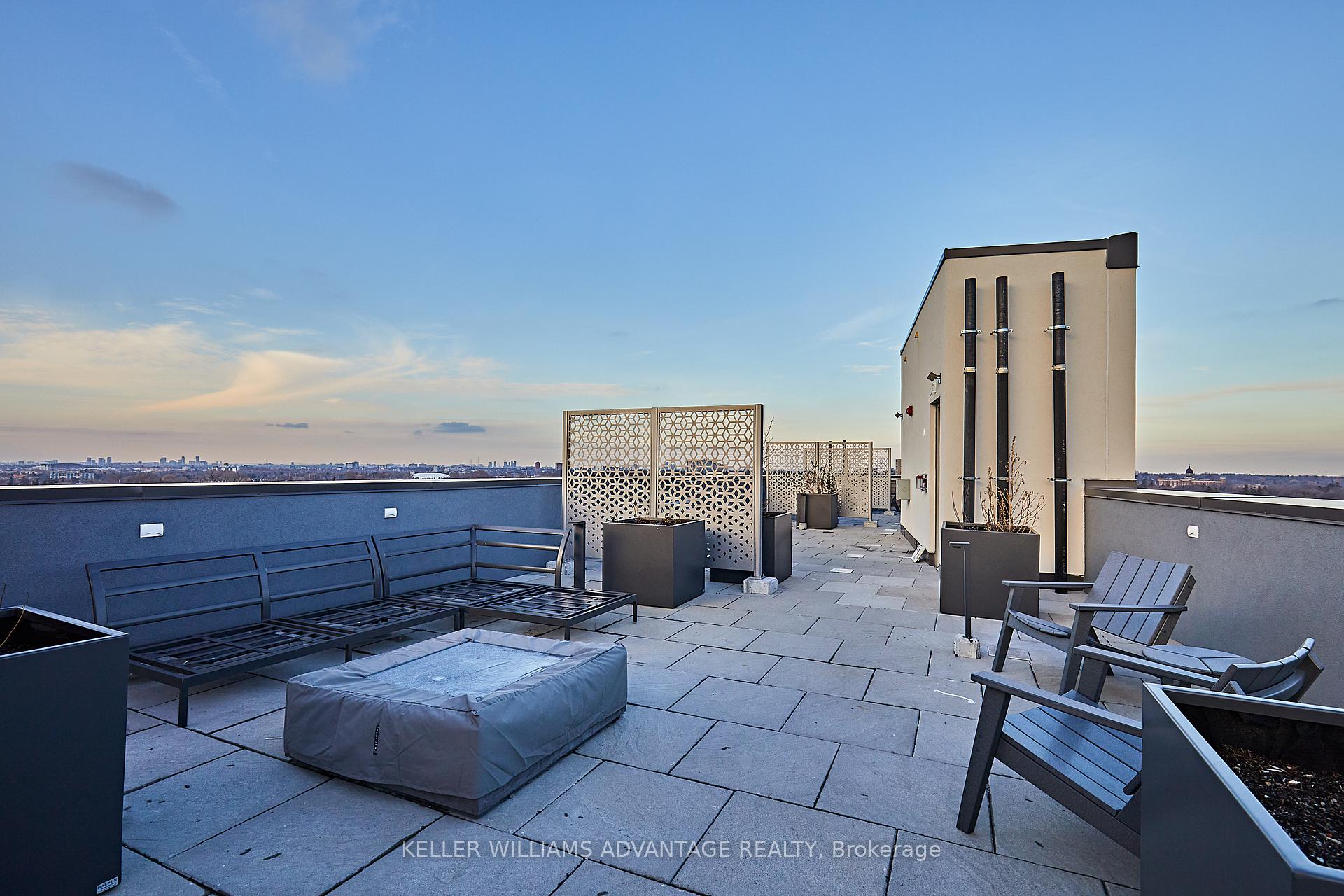 2 Bedrooms Condo at 90 Glen Everest,  Toronto For sale