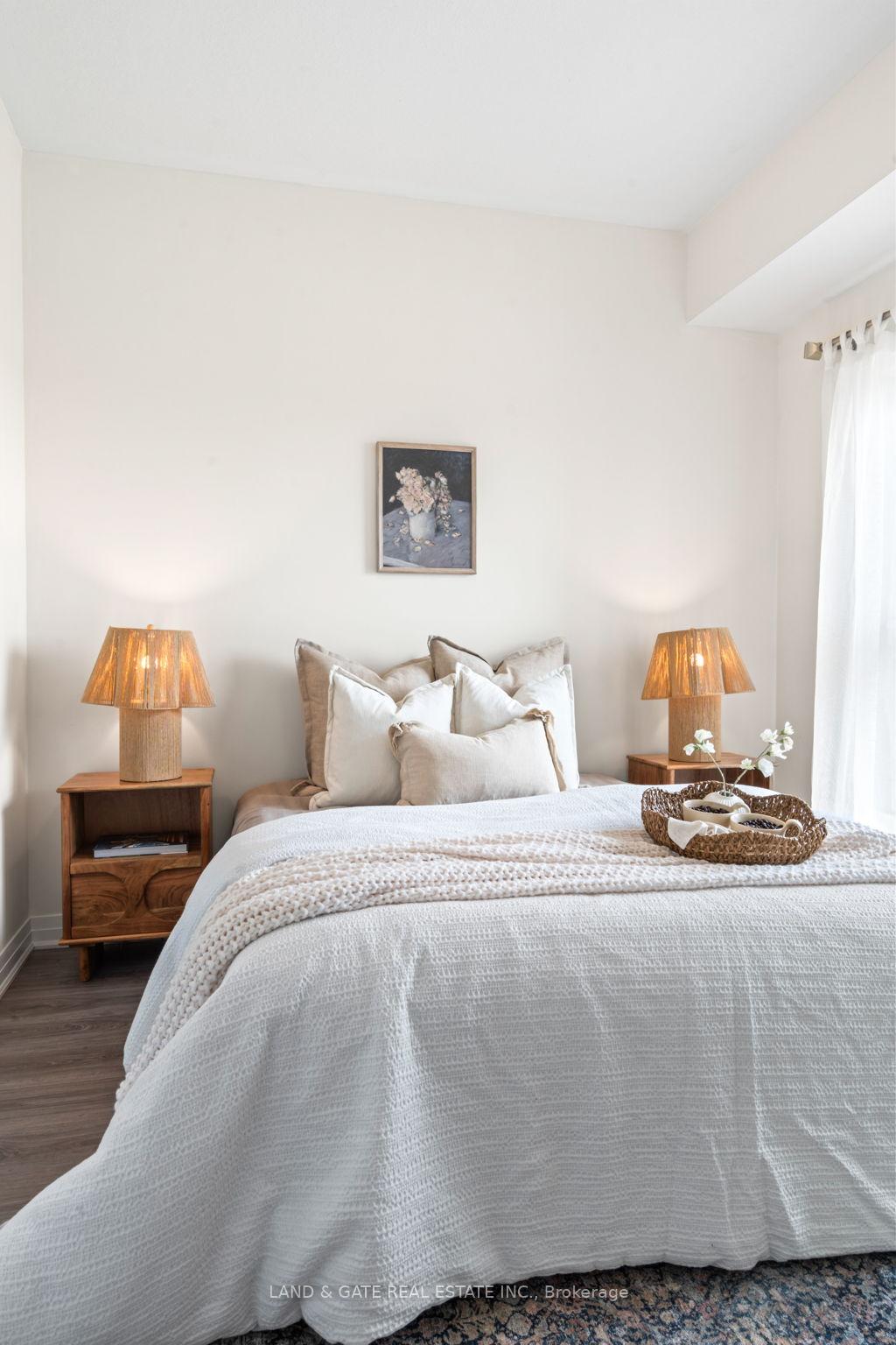 1 Bedroom Condo at 128 Grovewood, Oakville For sale