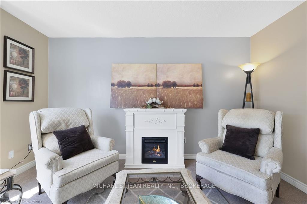 3 Bedrooms Condo at 985 Limeridge,  Hamilton For sale